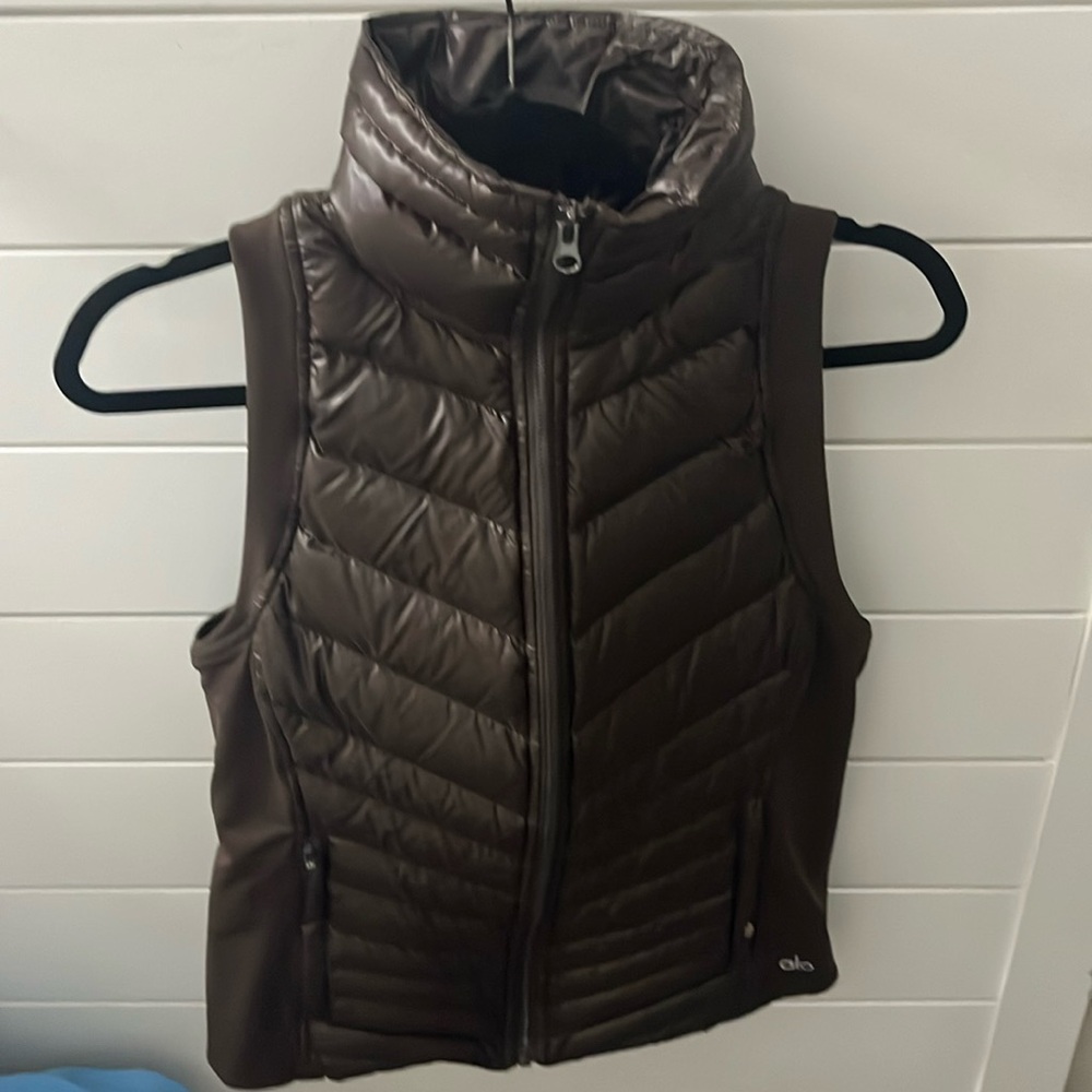 Allo Fitted Vest Brown